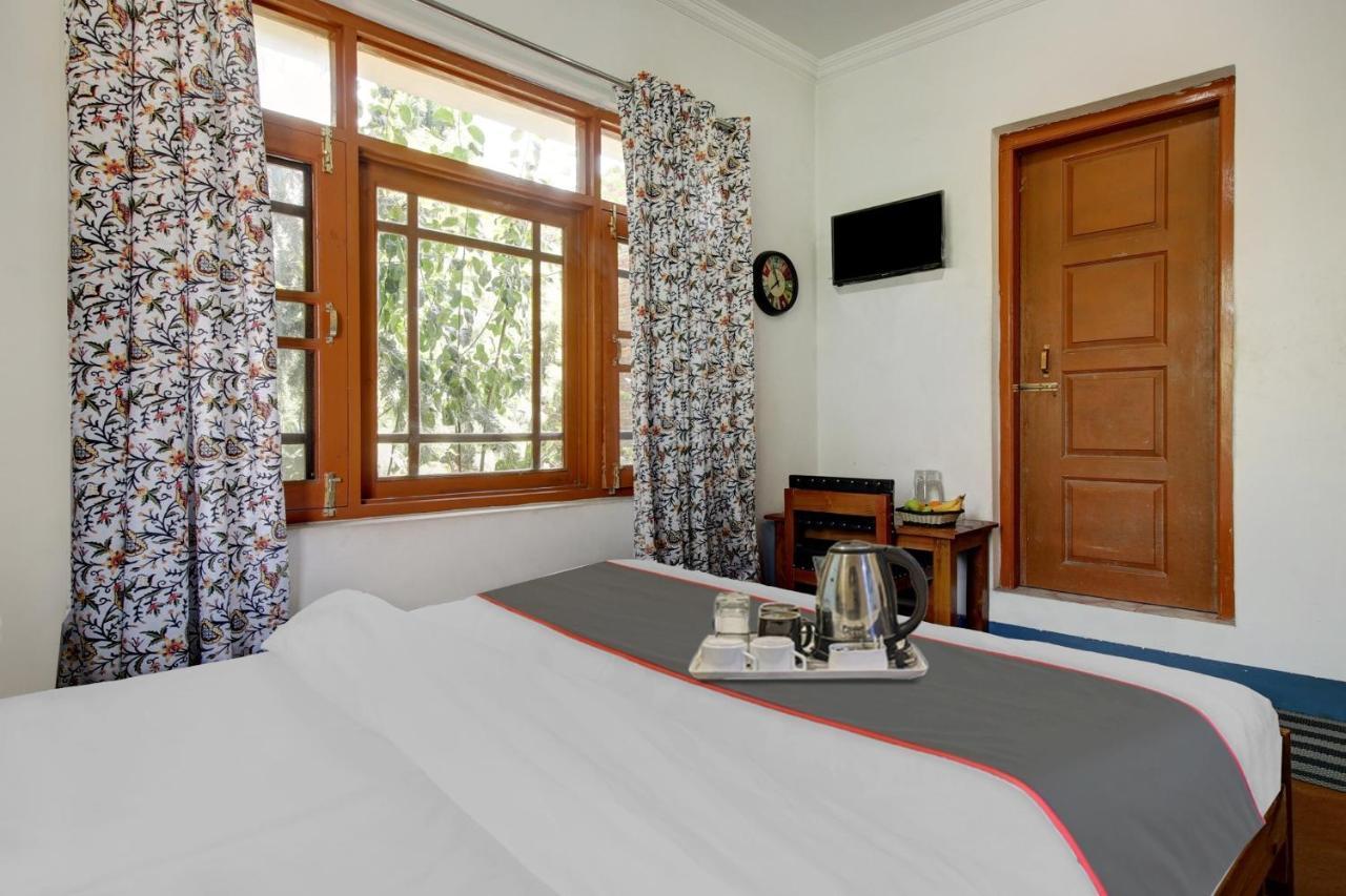 Super Oyo Capital O 91600 The Village Classic Hotel And Restaurant Srinagar  Bagian luar foto