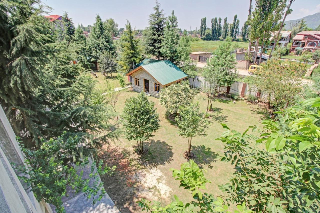 Super Oyo Capital O 91600 The Village Classic Hotel And Restaurant Srinagar  Bagian luar foto