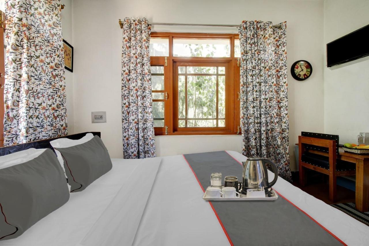 Super Oyo Capital O 91600 The Village Classic Hotel And Restaurant Srinagar  Bagian luar foto